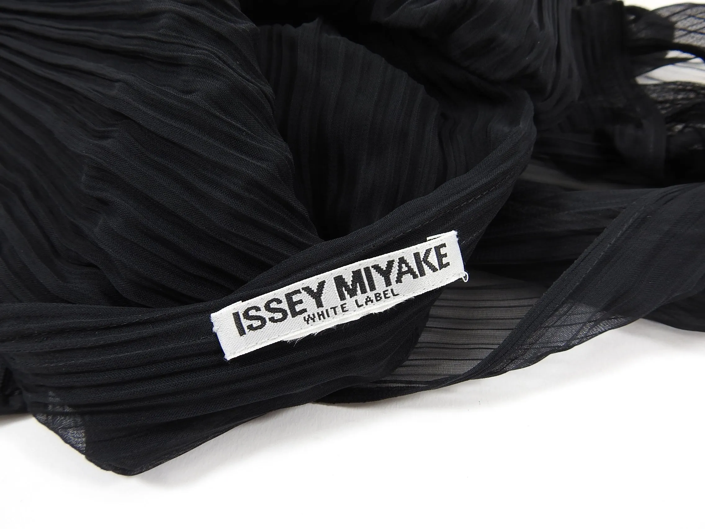 Issey Miyake Black Sheer Loop Pleated Long Maxi Skirt - 10