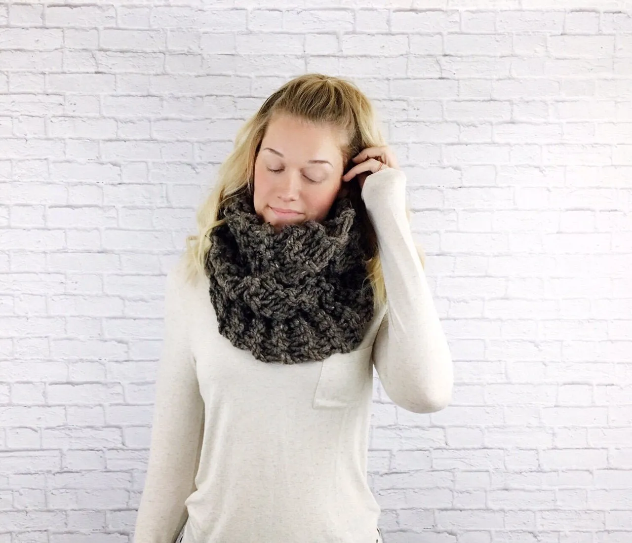 Knitting Pattern Chunky Cowl Knit Infinity Scarf Loop Snood // Claire's Cowl