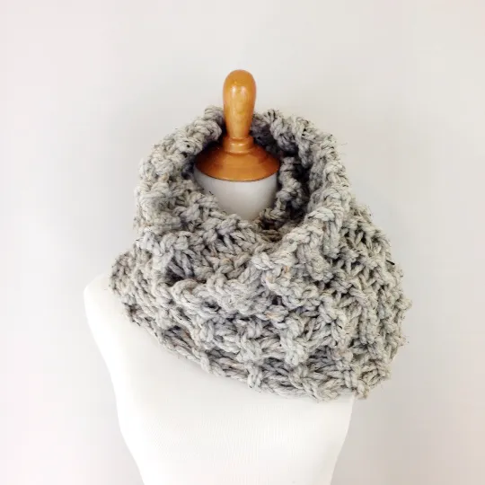 Knitting Pattern Chunky Cowl Knit Infinity Scarf Loop Snood // Claire's Cowl